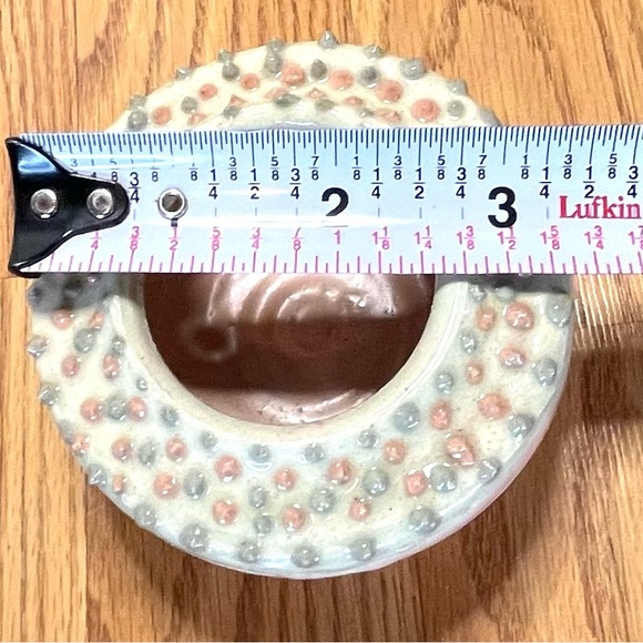 Sweet Little Handmade Mini Coin Catch that looks like a sugary cake doughnut - Picture 7 of 8